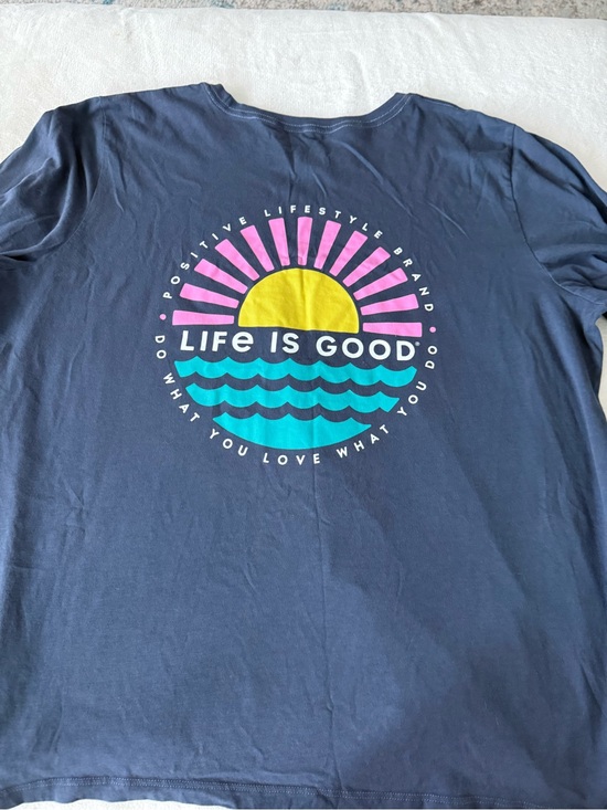 Life Is Good Tops - Life is Good Women’s XXL Sunset Burst Short Sleeve Tee D89